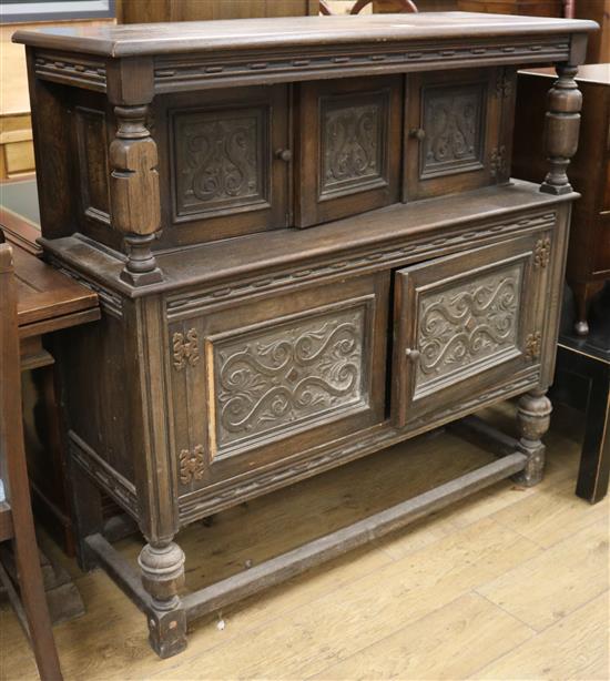 An oak court cupboard, W.122cm